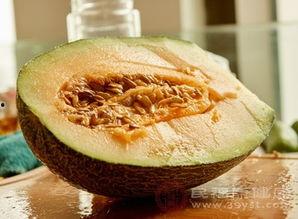 吃薏米可以吃哈密瓜吗,健康搭配的完美组合