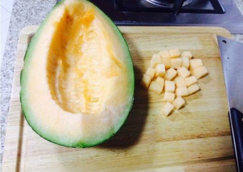 哈密瓜老爸推荐吃吗视频,揭秘美味哈密瓜的吃法与营养